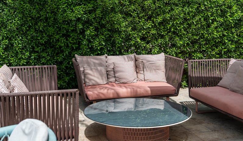 middle-east-holidays-abu-dhabi-rixos-premium-saadiyat-island-hotel-highlights-pool-bar